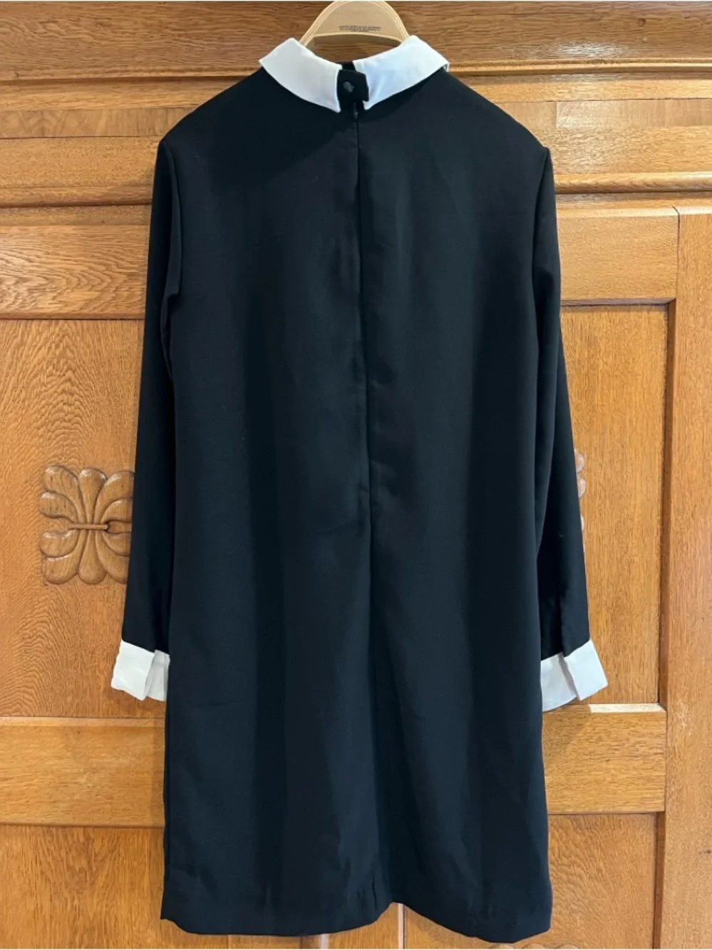 Victoria Beckham — “Clever Bunny” Dress — Medium — Black/White - Picture 5 of 9